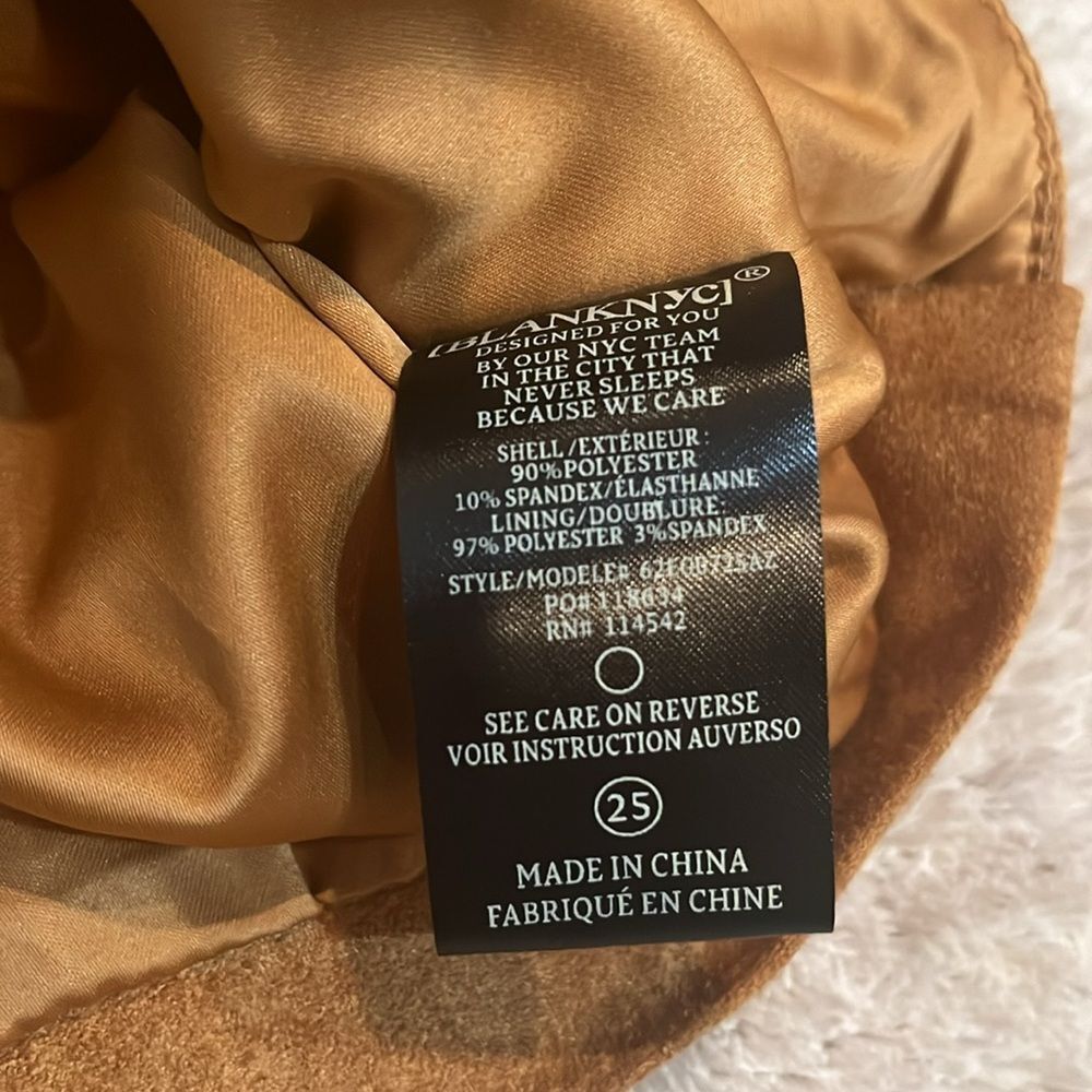 NWT BlankNYC faux suede Carmel mini skirt. Size 25 - Picture 4 of 7